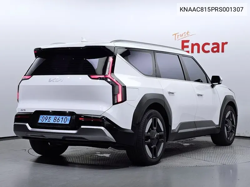 Kia Ev9 Earth 4Wd VIN: KNAAC815PRS001307 Lot: 38052579