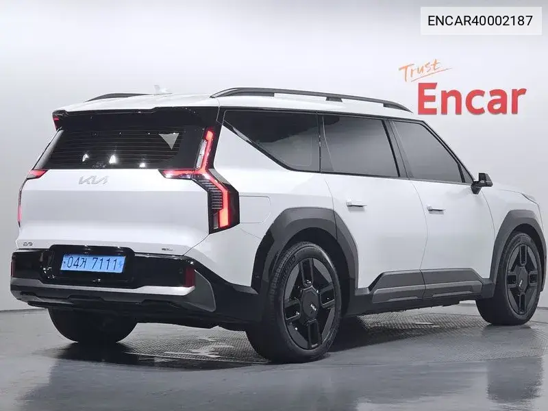 Ev9 Long Range 4Wd Gt Line VIN: ENCAR40002187 Lot: 40002187