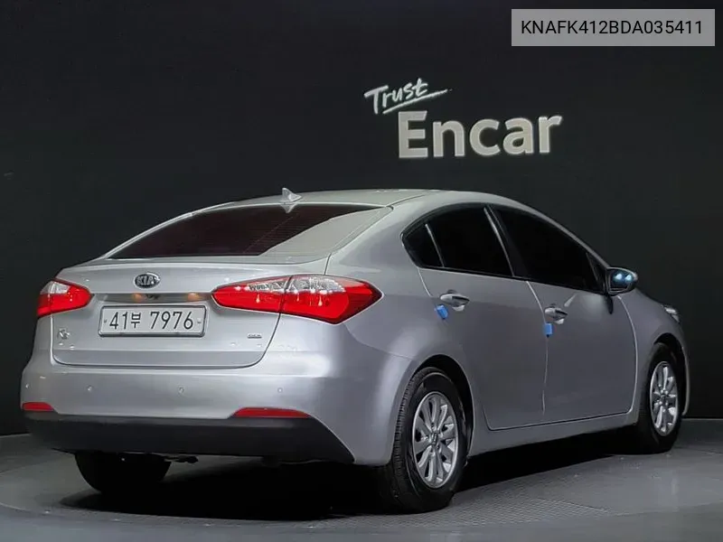 K3 Luxury VIN: KNAFK412BDA035411 Lot: 37561154