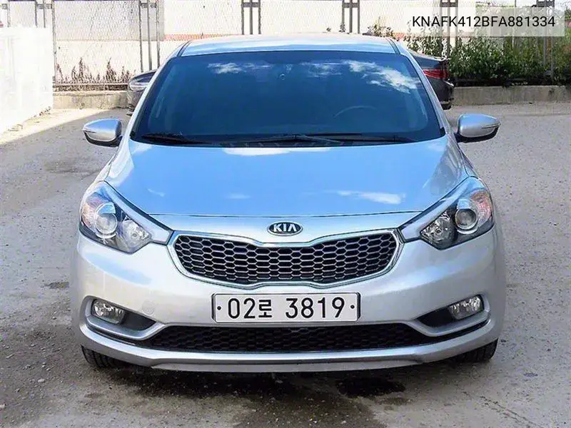 K3 Luxury VIN: KNAFK412BFA881334 Lot: 39991476