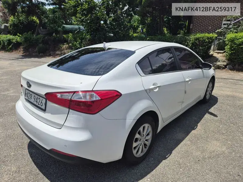 K3 Luxury VIN: KNAFK412BFA259317 Lot: 39998732