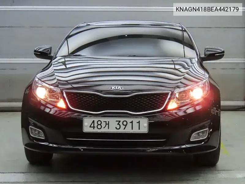 The New K5 Lpi Luxury VIN: KNAGN418BEA442179 Lot: 39600334