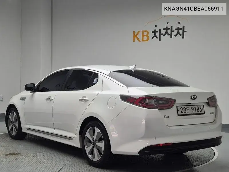 K5 Hybrid 500H Prestage VIN: KNAGN41CBEA066911 Lot: 39566149
