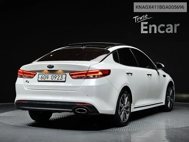 K5 2Nd Generation 2.0 Mx Prestige VIN: KNAGX411BGA005696 Lot: 39614412