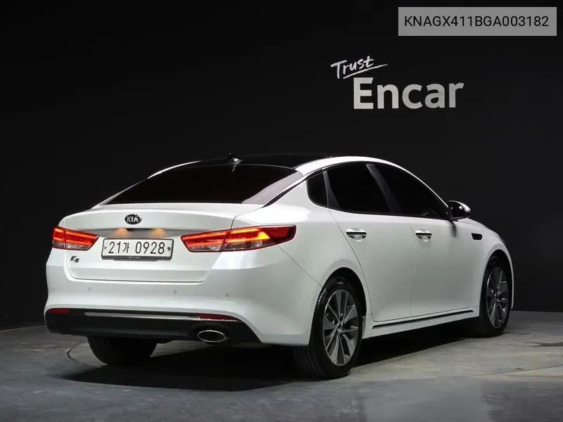 Kia K5 2Nd Generation 2.0 Mx Prestige VIN: KNAGX411BGA003182 Lot: 38044551