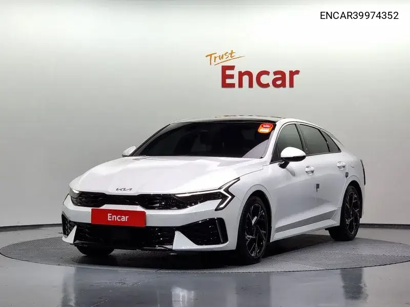 The New K5 3Rd Generation 1.6 Turbo Signature VIN: ENCAR39974352 Lot: 39974352