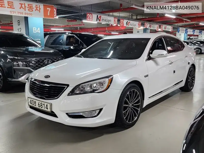 K7 Vg270 Luxury Premium VIN: KNALM412BBA049076 Lot: 40147570