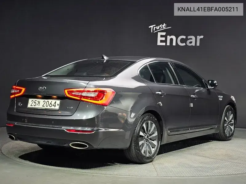 K7 Hybrid 700H Prestige VIN: KNALL41EBFA005211 Lot: 39951683