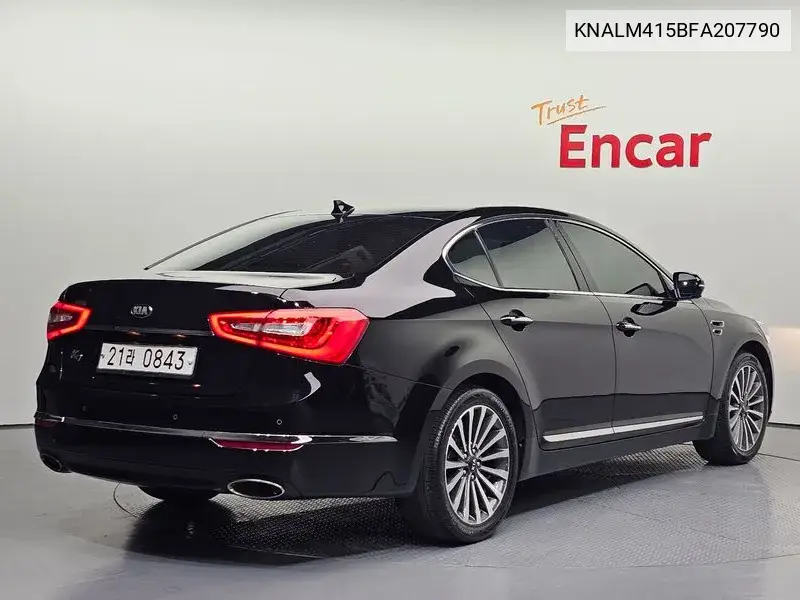 The New K7 2.4 Gdi Prestige VIN: KNALM415BFA207790 Lot: 39973196