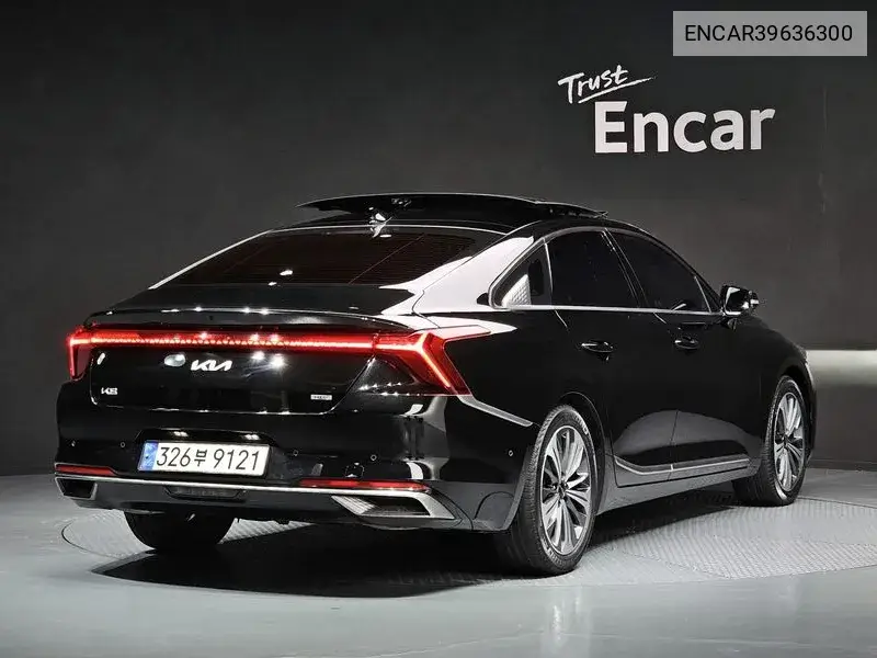 K8 Hybrid Signature VIN: ENCAR39636300 Lot: 39636300
