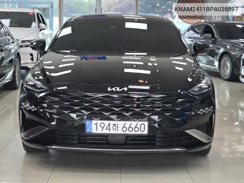 K8 Hybrid Noblesse VIN: KNAM2411BPA038897 Lot: 39622111