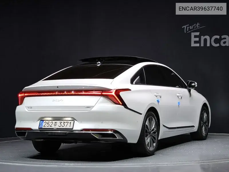 K8 Hybrid Signature VIN: ENCAR39637740 Lot: 39637740