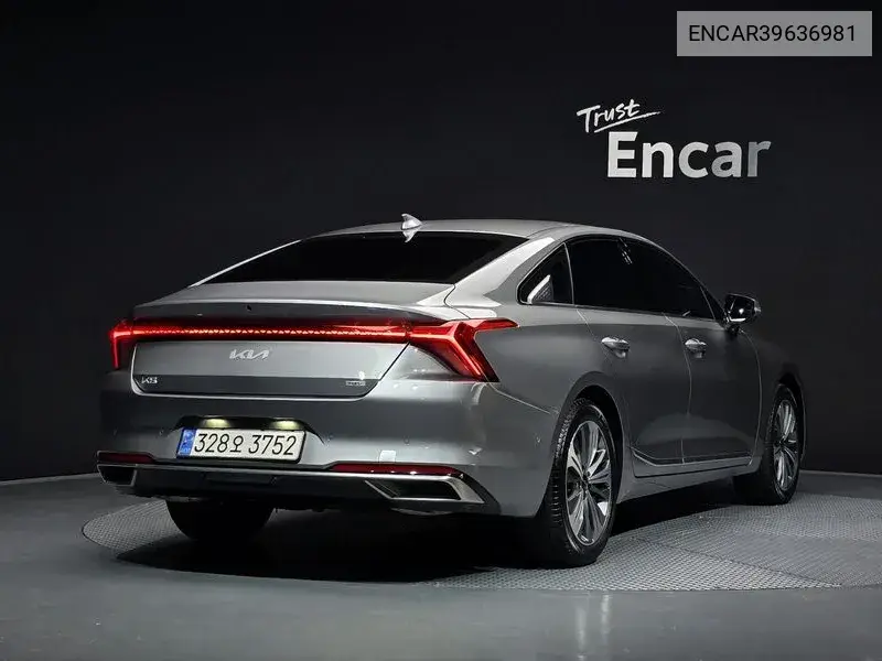 K8 Hybrid Signature VIN: ENCAR39636981 Lot: 39636981
