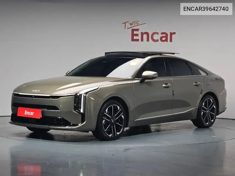 The New K8 Hybrid Signature VIN: ENCAR39642740 Lot: 39642740