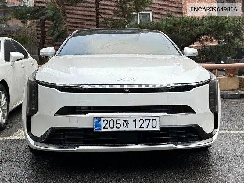 The New K8 Hybrid Noblesse VIN: ENCAR39649866 Lot: 39649866
