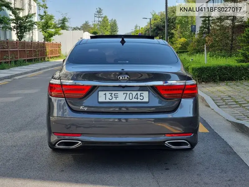 The New K9 3.3 Gdi Executive VIN: KNALU411BFS027017 Lot: 39564351