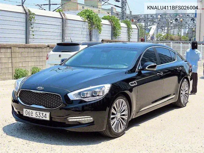 The New K9 3.3 Gdi Executive VIN: KNALU411BFS026004 Lot: 39926065