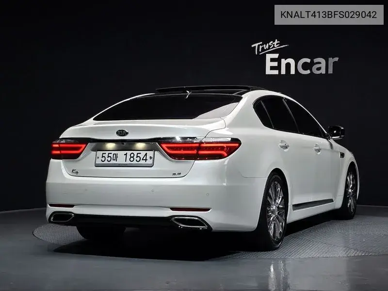 The New K9 3.8 Gdi Executive VIN: KNALT413BFS029042 Lot: 39978854