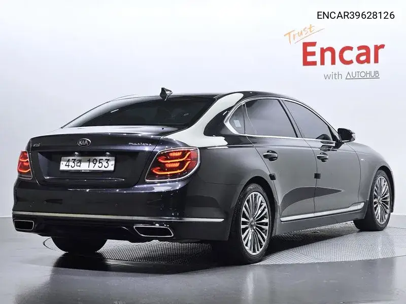 The K9 3.3 T-Gdi Awd Masters Ii VIN: ENCAR39628126 Lot: 39628126