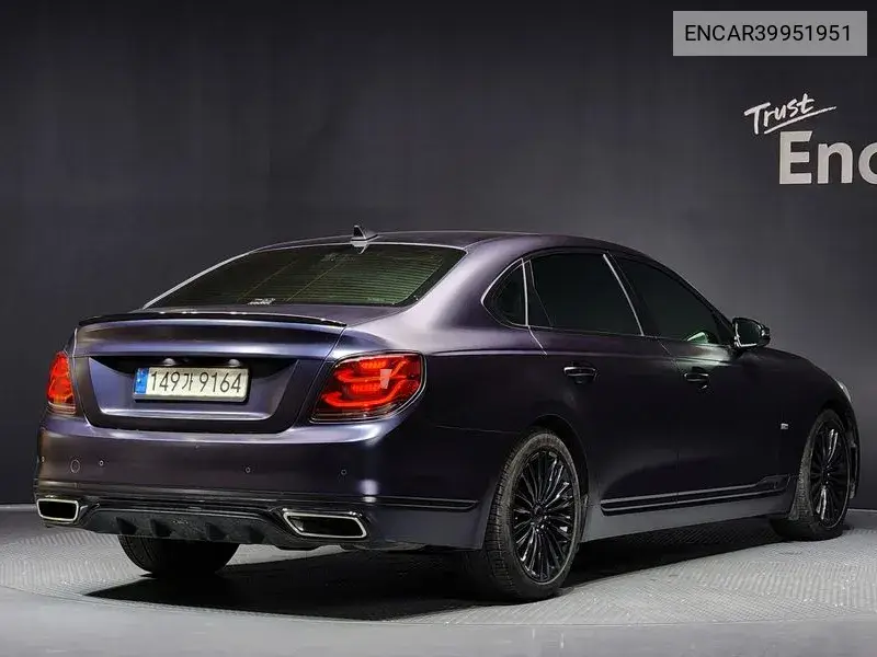 The K9 3.3 T-Gdi Awd Masters Iii VIN: ENCAR39951951 Lot: 39951951
