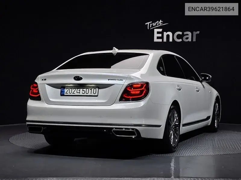 The K9 3.8 Gdi Awd Platinum Ii VIN: ENCAR39621864 Lot: 39621864