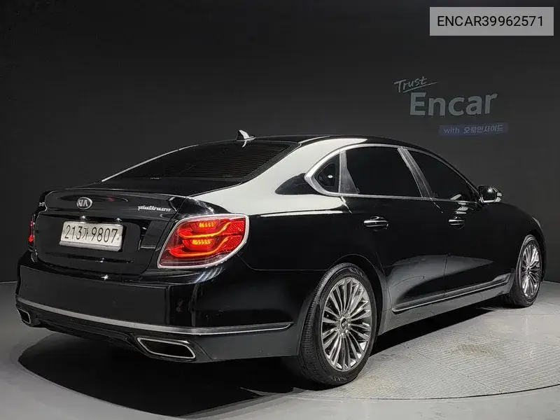 The K9 3.8 Gdi Platinum Ii VIN: ENCAR39962571 Lot: 39962571