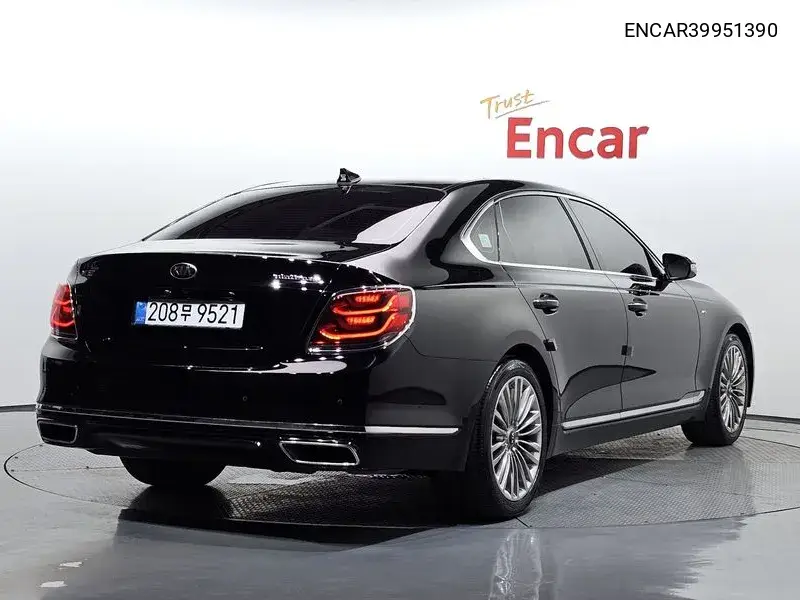 The K9 3.8 Gdi Awd Platinum Ii VIN: ENCAR39951390 Lot: 39951390
