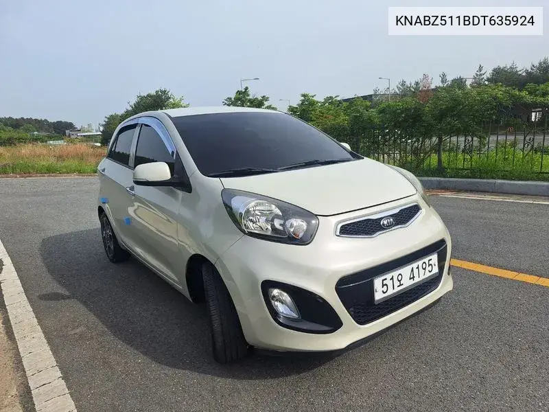 All New Morning Luxury VIN: KNABZ511BDT635924 Lot: 39635817