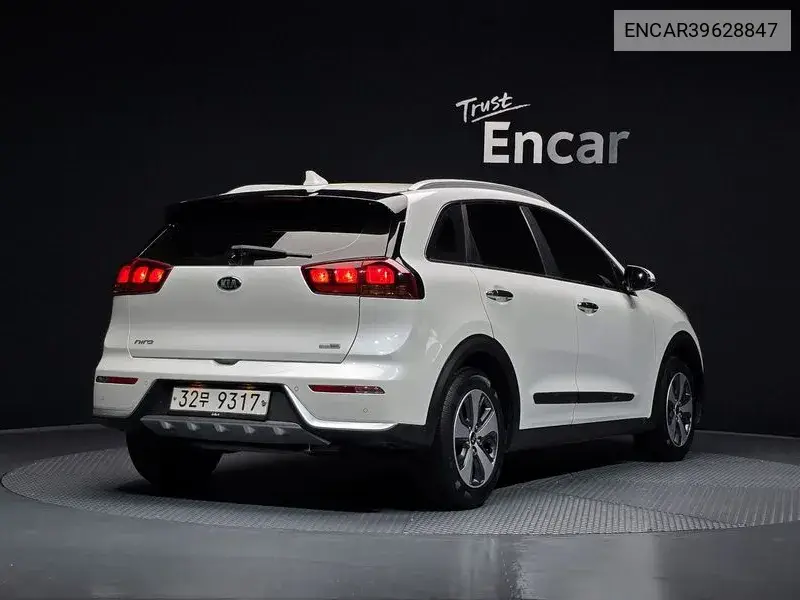 Niro Luxury VIN: ENCAR39628847 Lot: 39628847