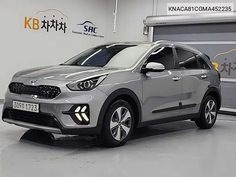 The New Niro 1.6 Hev Luxury VIN: KNACA81CGMA452235 Lot: 39977365