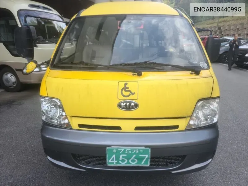 Kia Bongo Iii Minibus Extra-Long 6-Seater Van Ltd VIN: ENCAR38440995 Lot: 38440995