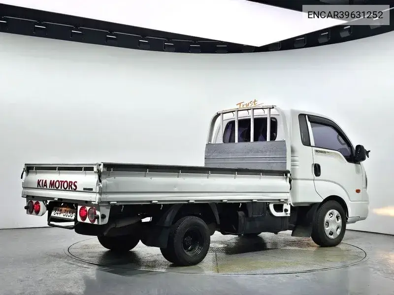 Bongo Iii Cargo (Cargo) Truck 1 Ton King Cap Crdi VIN: ENCAR39631252 Lot: 39631252