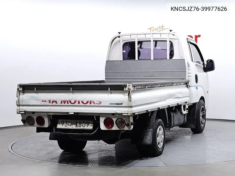 Bongo Iii Cargo (Cargo) Truck 1 Ton King Cap Crdi VIN: KNCSJZ76-39977626 Lot: 39977626