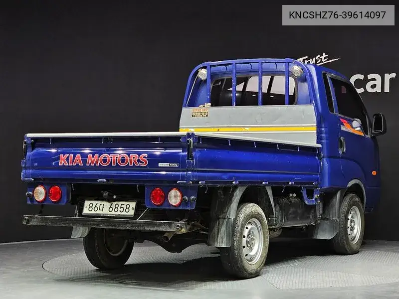 Bongo Iii Cargo (Cargo) Truck 1 Ton 4Wd King Cap VIN: KNCSHZ76-39614097 Lot: 39614097