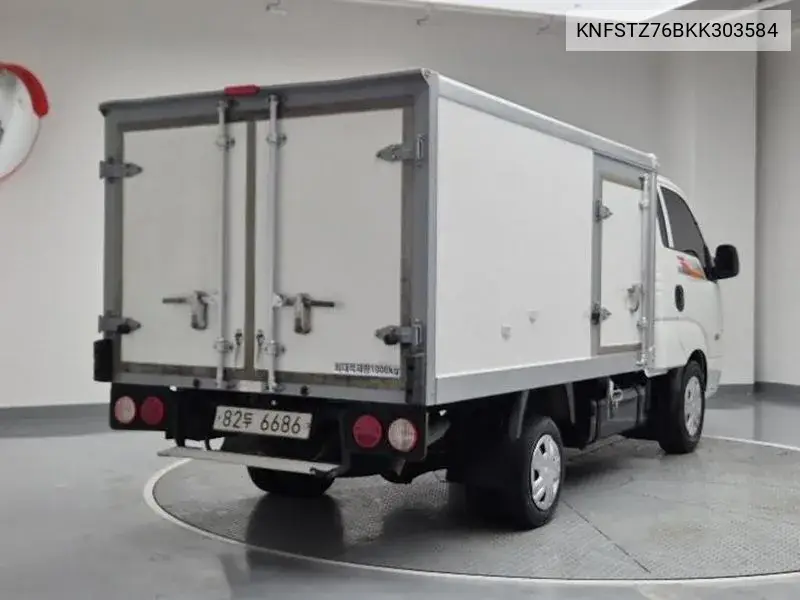 Bongo Iii Iii Low Embedding Tower 1 Ton King Cap Crdi VIN: KNFSTZ76BKK303584 Lot: 39634056