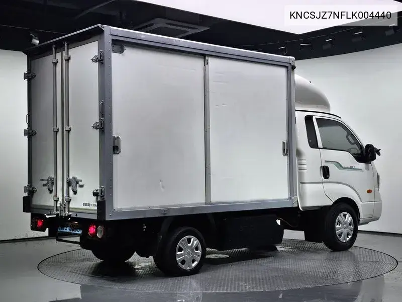 The New Bongo Iii Exs (High) Early Tower 1 Ton King Cap Ev VIN: KNCSJZ7NFLK004440 Lot: 39973476