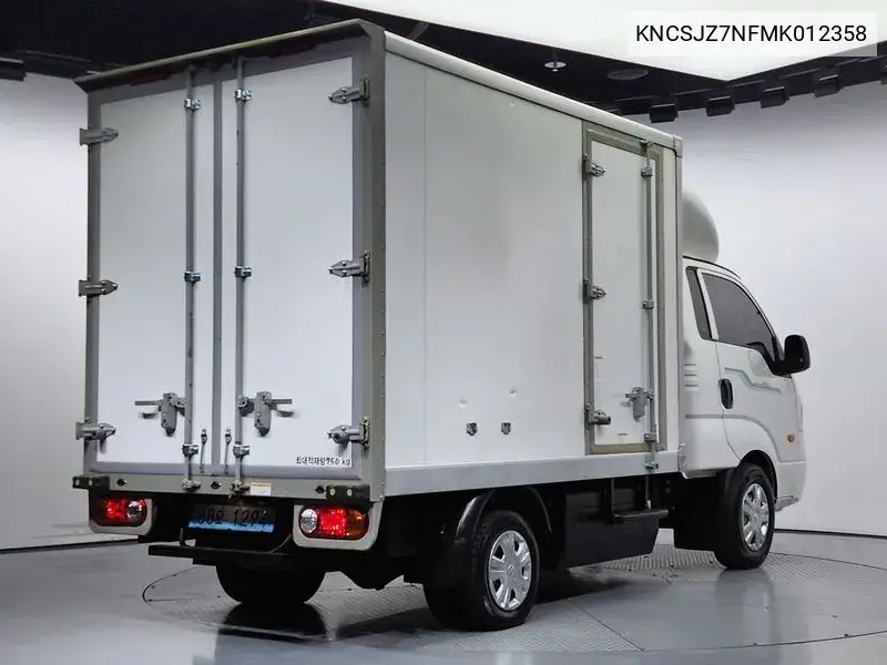 The New Bongo Iii Exs (High) Early Tower 1 Ton King Cap Ev VIN: KNCSJZ7NFMK012358 Lot: 39625365