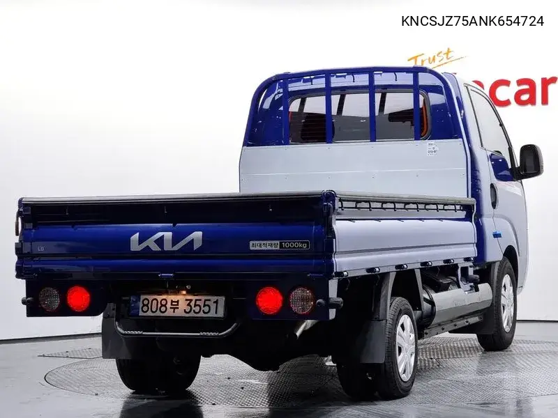 The New Bongo Iii Cargo (Cargo) Truck 1 Ton King Cap Lpg VIN: KNCSJZ75ANK654724 Lot: 39614223