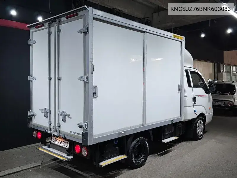 The New Bongo Iii Exs (High) Early Tower 1 Ton King Cap VIN: KNCSJZ76BNK603083 Lot: 39619367