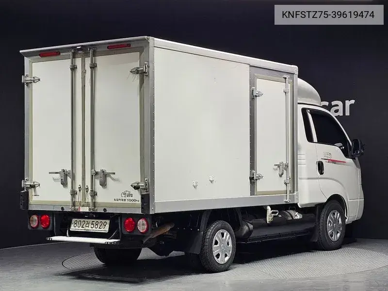 The New Bongo Iii Embedy Tower 1 Ton King Cap Lpg VIN: KNFSTZ75-39619474 Lot: 39619474