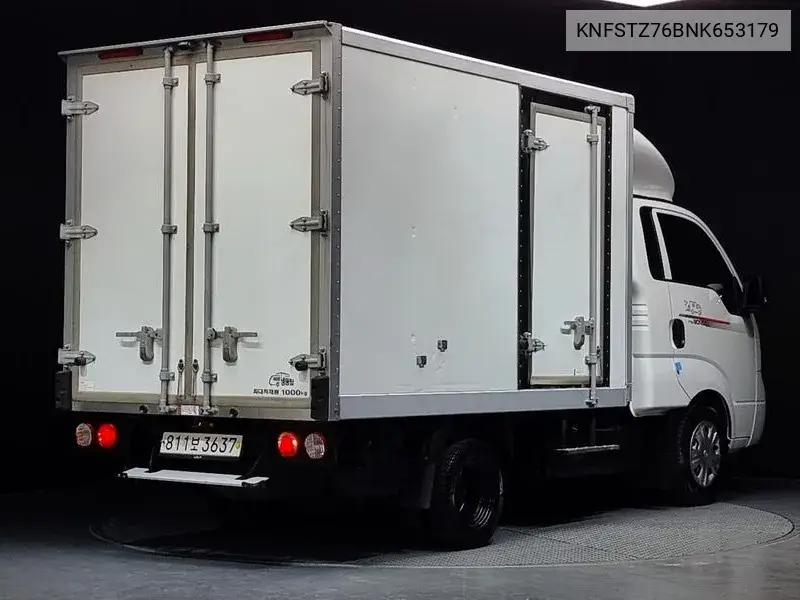 The New Bongo Iii Exs (High) Frozen Tower 1 Ton King Cap VIN: KNFSTZ76BNK653179 Lot: 39633215