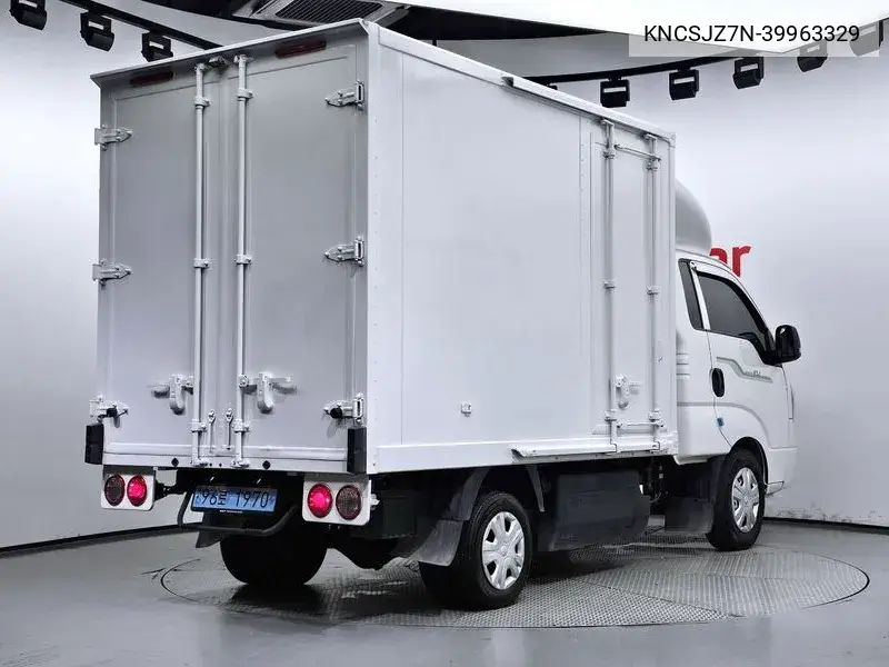 The New Bongo Iii Exs (High) Early Tower 1 Ton King Cap Ev VIN: KNCSJZ7N-39963329 Lot: 39963329