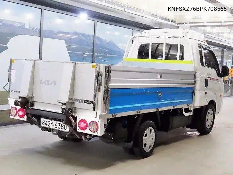 The New Bongo Iii Trans/Wide Power Gate 1 Ton King Cap VIN: KNFSXZ76BPK708565 Lot: 39981571