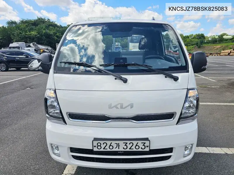 The New Bongo Iii Cargo (Cargo) Truck 1 Ton King Cap Lpg VIN: KNCSJZ78BSK825083 Lot: 39975052