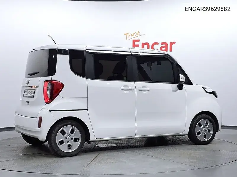 Ray Deluxe VIN: ENCAR39629882 Lot: 39629882