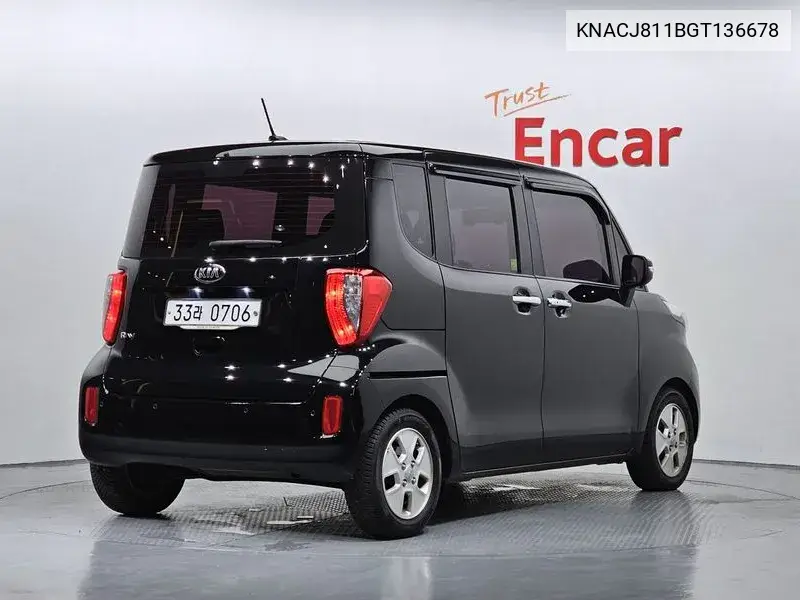 Ray Luxury VIN: KNACJ811BGT136678 Lot: 40023252