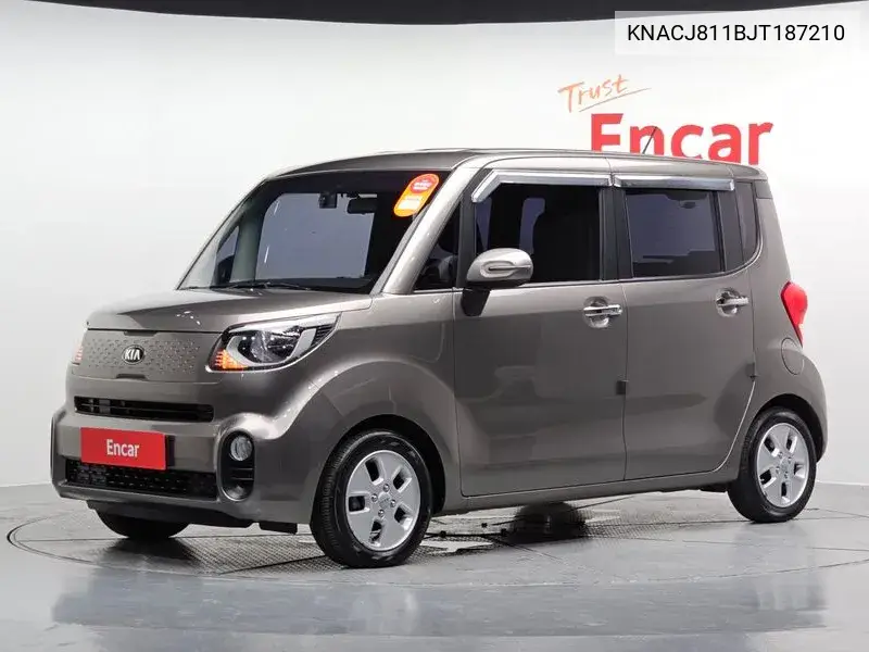 The New Ray Luxury VIN: KNACJ811BJT187210 Lot: 39973079