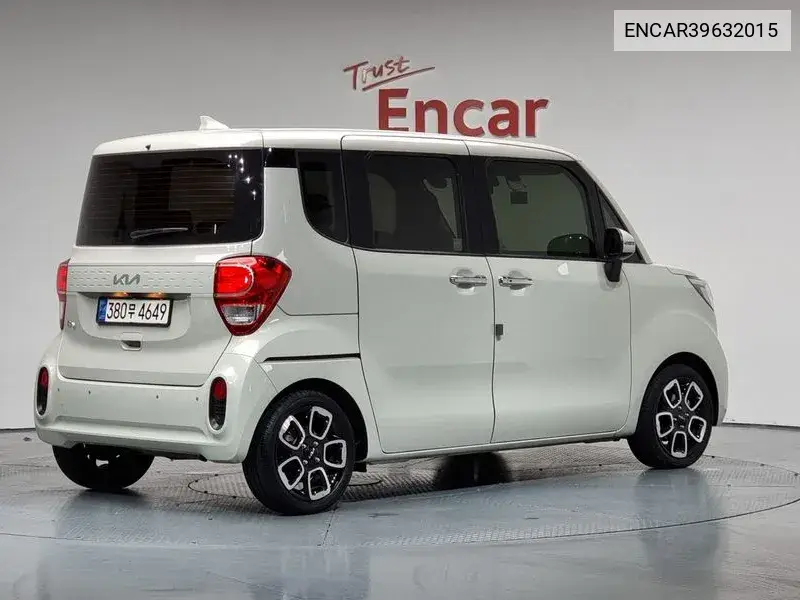 The New Ray Best Selection VIN: ENCAR39632015 Lot: 39632015