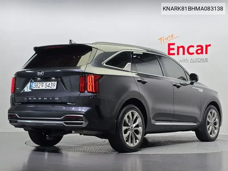 Sorento 4Th Generation Diesel 2.2 4Wd Signature VIN: KNARK81BHMA083138 Lot: 39968195