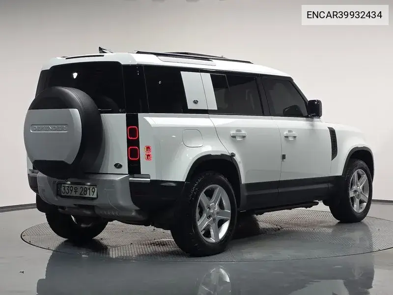 Defender (L663) 110 D240 Se VIN: ENCAR39932434 Lot: 39932434